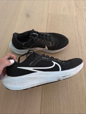 Nike Women’s Air Zoom Pegasus 40 Running Shoes Size 8